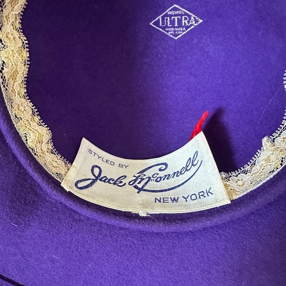 ASTONISHING DESIGNER JACK  MCCONNELL VINTAGE PURPLE FELT WIDE BRIM + FEATHERS - Picture 15 of 16